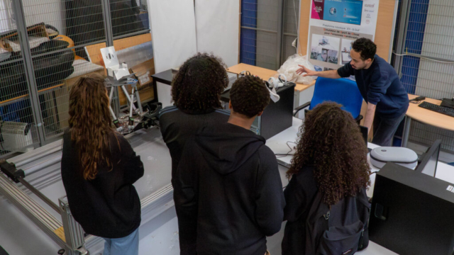 Démo Giss4All assurée par Ilyes DADDI HAMOU, lors de la visite d'élèves de terminale du Lycée Adolphe Chérioux de Vitry-sur-Seine, le 23 mai 2024.