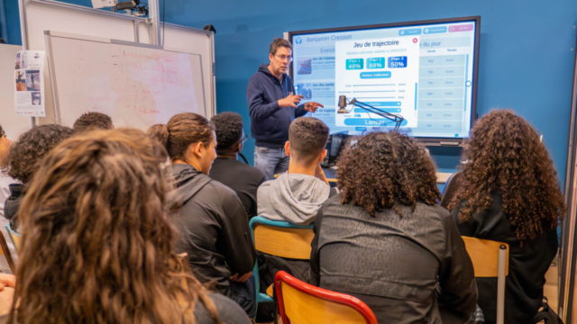 Démo CESAAR-AVC assurée par Frédéric DAVESNE, lors de la visite d'élèves de terminale du Lycée Adolphe Chérioux de Vitry-sur-Seine, le 23 mai 2024.